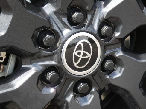 Used 2024 Toyota Tundra Platinum image 17