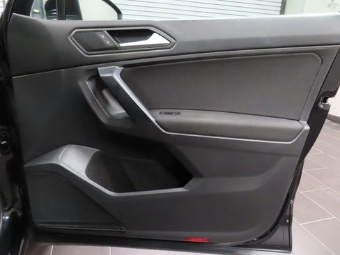 Used 2021 Volkswagen Tiguan S image 12