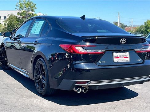 Used 2025 Toyota Camry SE FWD image 11
