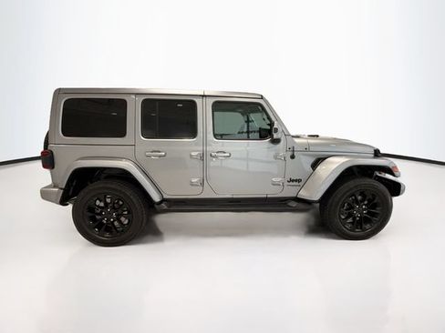 Used 2021 Jeep Wrangler Unlimited Sahara AWD/4WD image 8