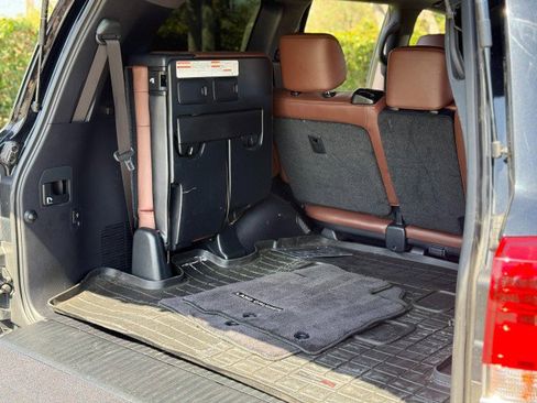 Used 2018 Toyota Land Cruiser w/ Carpet Mat Package AWD/4WD image 39