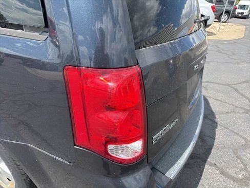 Used 2013 Dodge Grand Caravan SXT w/ Entertainment Group 1 FWD image 25