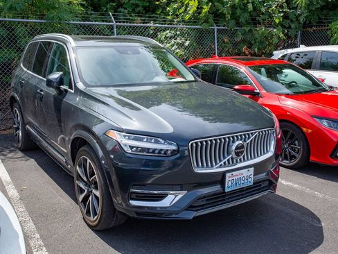 Used 2021 Volvo XC90 T8 Inscription Expression w/ Protection Package Premier AWD/4WD image 3