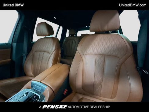 Used 2025 BMW X7 M60i image 5