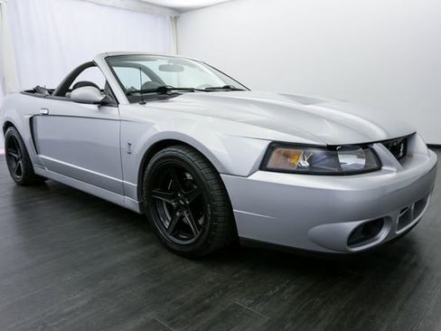 Used 2004 Ford Mustang Cobra RWD image 23