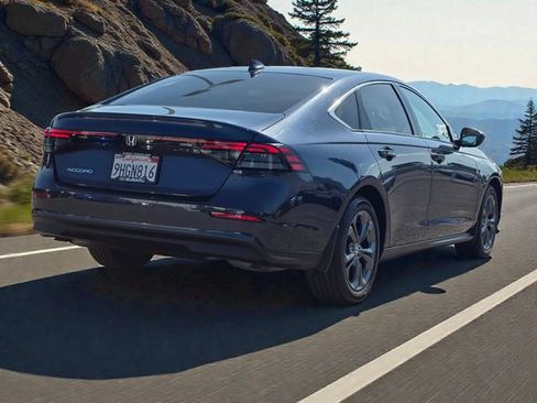 Used 2023 Honda Accord EX image 5