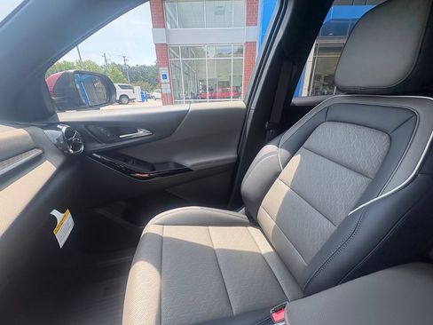 New 2027 Chevrolet Equinox LT w/ Convenience Package II AWD/4WD image 12