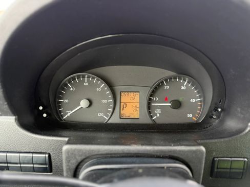 Used 2013 Freightliner Sprinter 2500 image 17