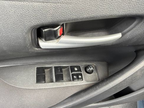 Used 2021 Toyota Corolla LE image 8