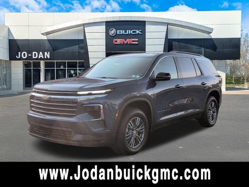 Used 2026 Chevrolet Traverse LT w/ LPO, Floor Liner Package AWD/4WD image 1