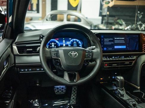 Used 2025 Toyota Camry XSE AWD/4WD image 15