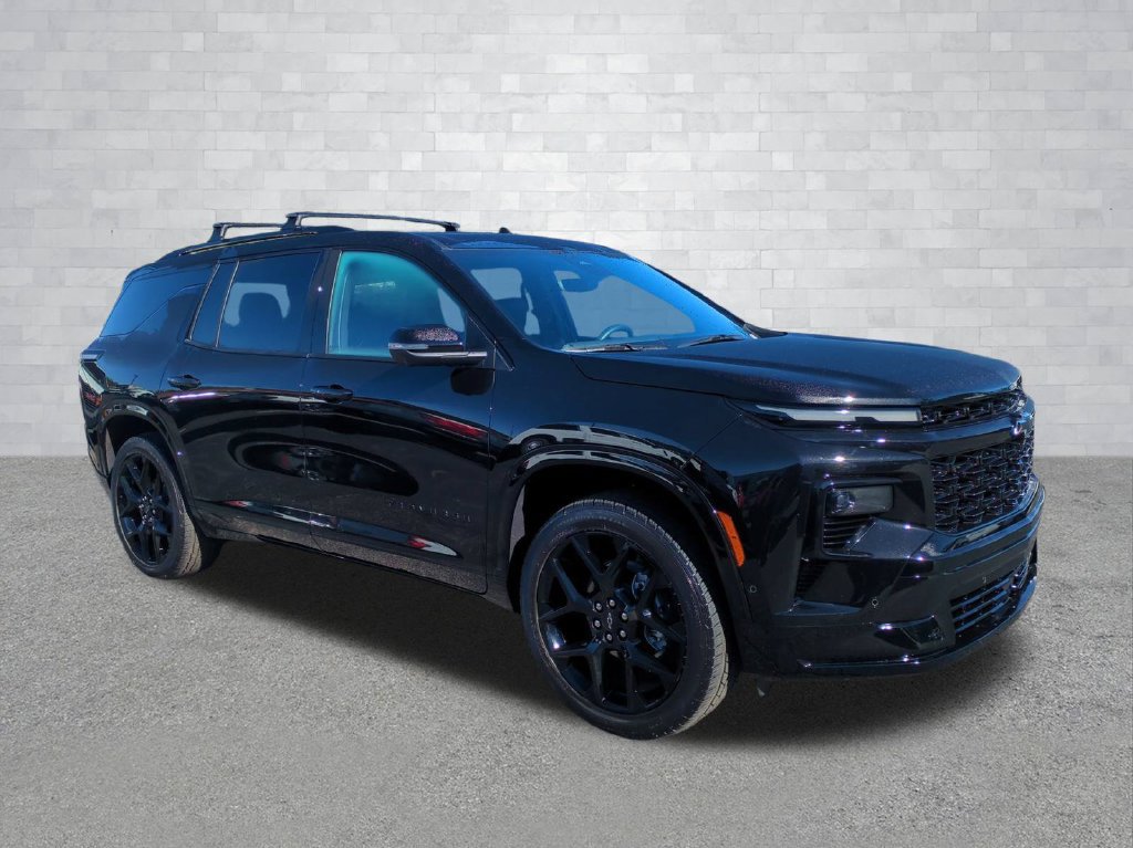 Used 2025 Chevrolet Traverse RS FWD image 2