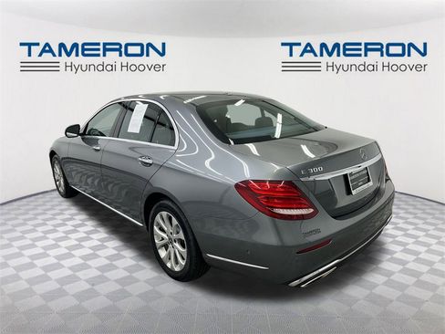 Used 2018 Mercedes-Benz E 300 4MATIC image 3