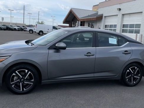 Used 2024 Nissan Sentra SV image 6