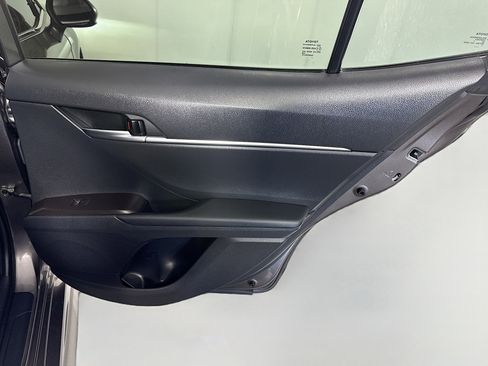 Used 2021 Toyota Camry SE image 27