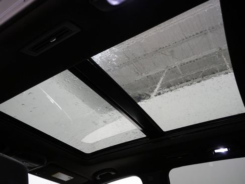 Used 2022 Cadillac XT6 Premium Luxury w/ Technology Package image 4