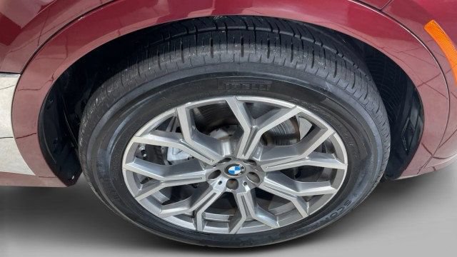 Used 2024 BMW X7 xDrive40i AWD/4WD image 3