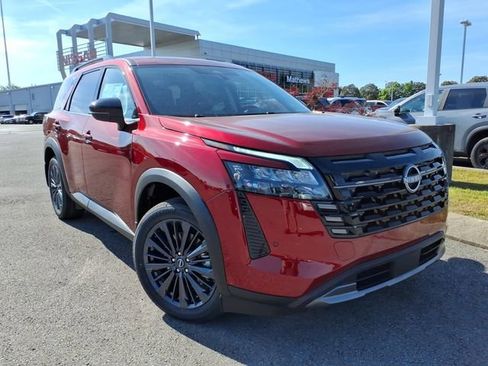 New 2026 Nissan Pathfinder SL AWD/4WD image 1