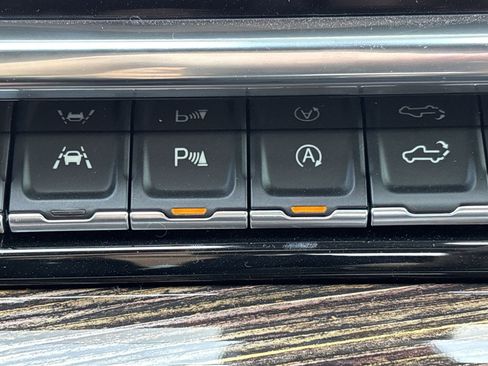 New 2025 GMC Sierra 1500 SLE w/ Preferred Package image 8