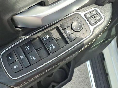 Used 2024 RAM 3500 Big Horn AWD/4WD image 22