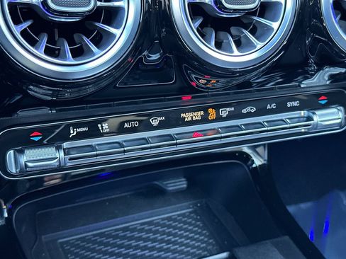 Used 2025 Mercedes-Benz CLA 250 4MATIC image 20