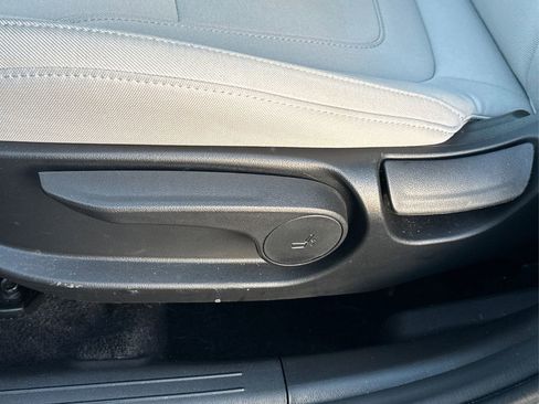 Certified 2025 Hyundai Tucson SE image 14