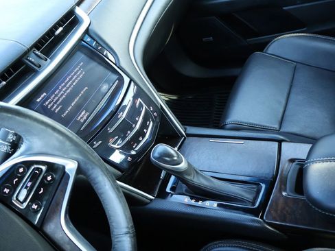 Used 2019 Cadillac XTS Luxury image 22