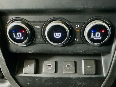 Used 2022 Land Rover Defender 110 X-Dynamic HSE AWD/4WD image 27