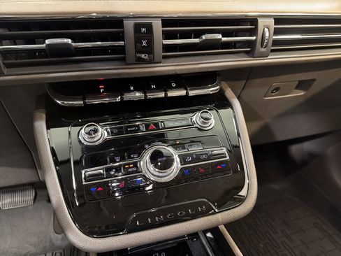 Used 2022 Lincoln Corsair FWD w/ Equipment Group 101A image 19