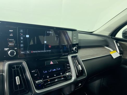 Used 2022 Kia Sorento EX w/ Panoramic Sunroof Package FWD image 26