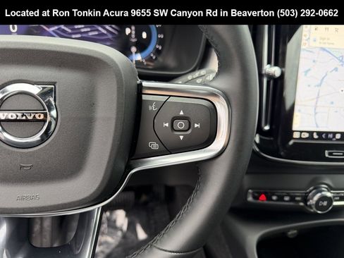 Used 2024 Volvo XC40 B5 Core image 18