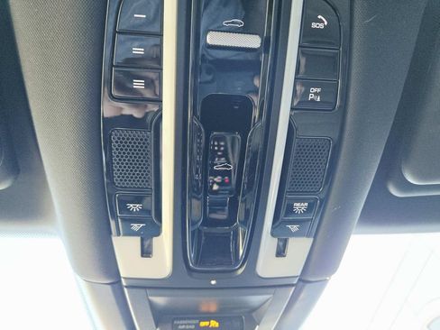Used 2019 Porsche Cayenne AWD/4WD image 31