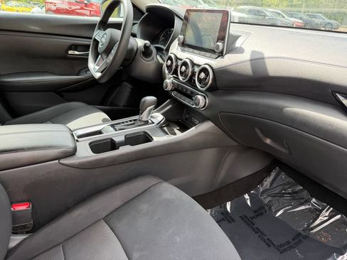 Used 2024 Nissan Sentra SV FWD image 9