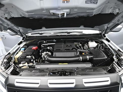 Used 2025 Nissan Frontier PRO-4X image 22
