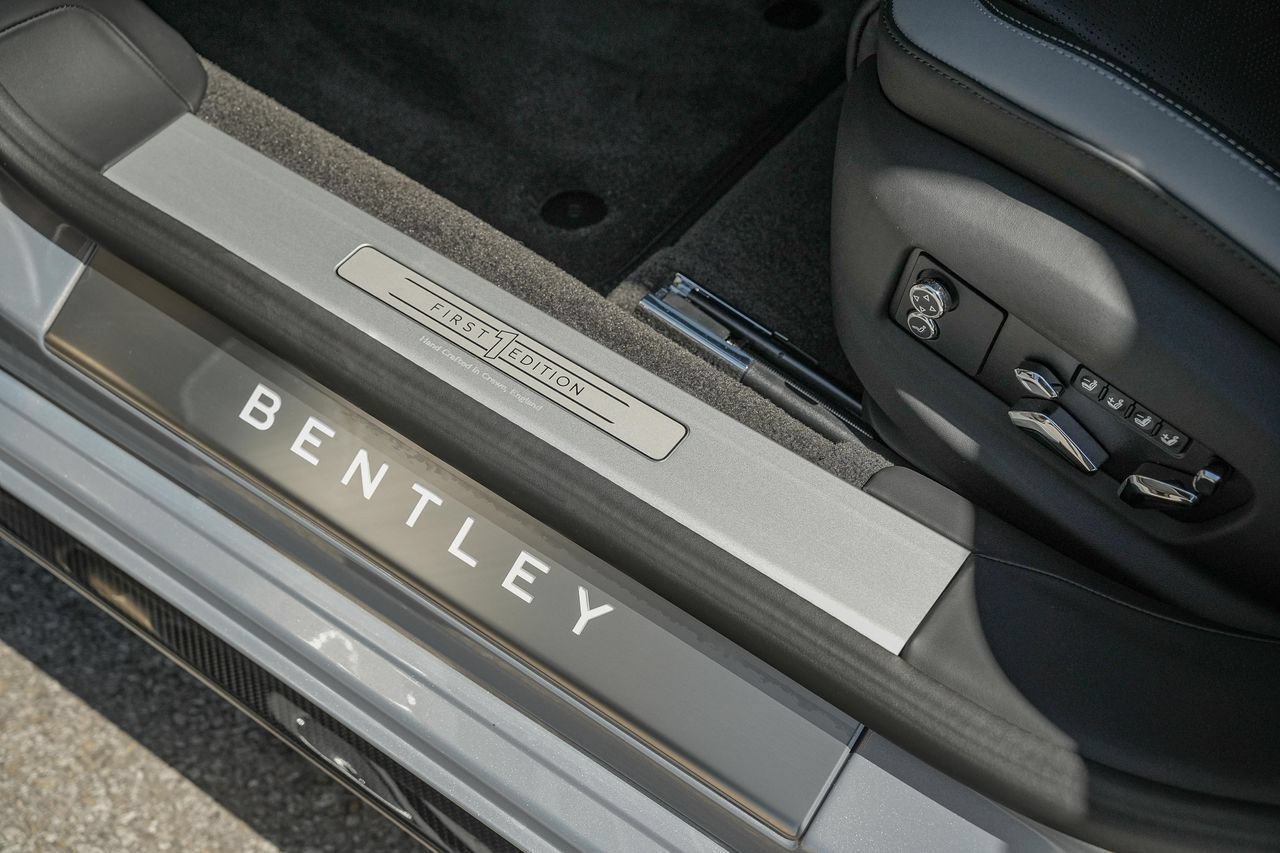 Certified 2025 Bentley Flying Spur Plug-In Hybrid AWD/4WD image 36