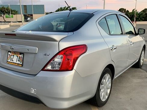 Used 2018 Nissan Versa SV FWD image 6
