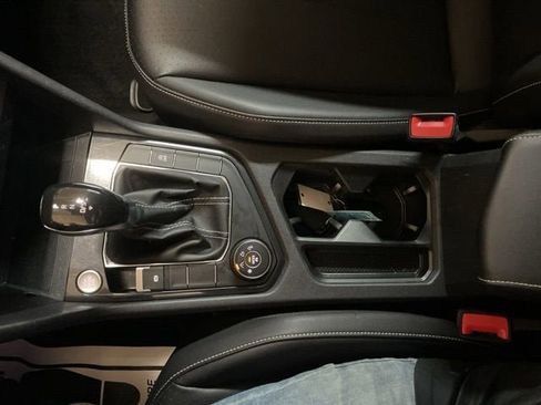 Used 2022 Volkswagen Tiguan SE AWD/4WD image 23