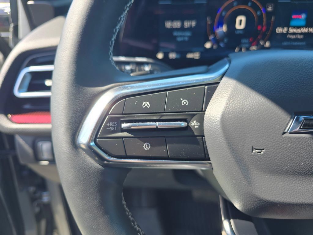 Used 2025 Chevrolet Traverse Z71 w/ LPO, Floor Liner Package AWD/4WD image 23