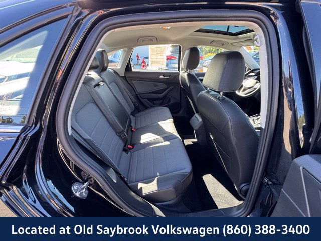Certified 2025 Volkswagen Jetta SE FWD image 21