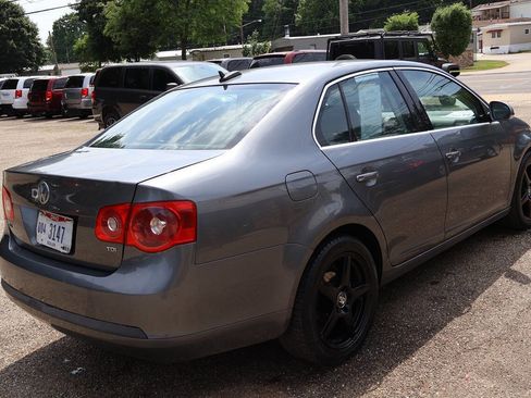 Used 2006 Volkswagen Jetta TDI FWD image 9