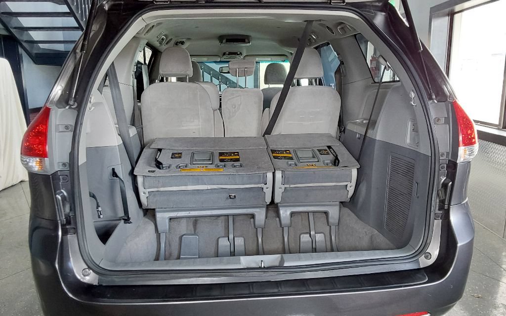 Used 2011 Toyota Sienna LE FWD image 18