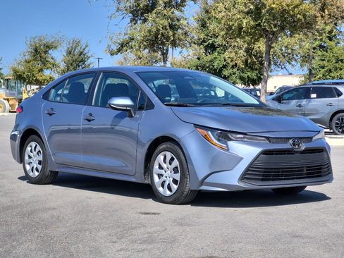 Used 2025 Toyota Corolla LE FWD image 7