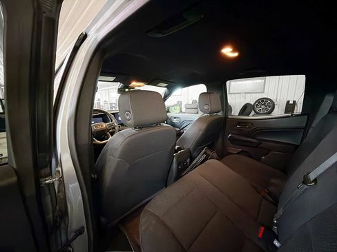 Used 2024 GMC Canyon Elevation w/ Convenience Package AWD/4WD image 9