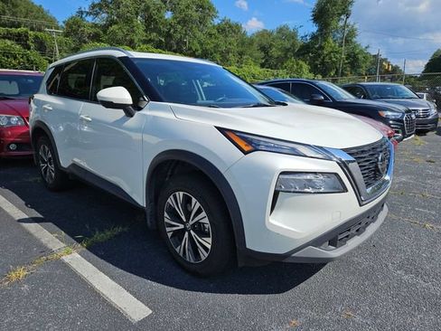 Used 2021 Nissan Rogue SV w/ Premium Package FWD image 5