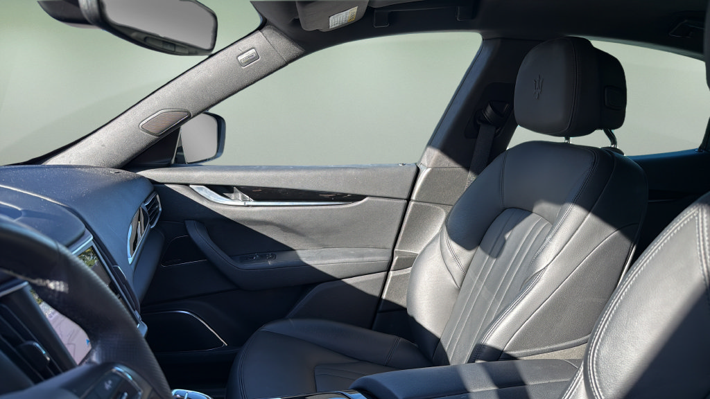 Certified 2023 Maserati Levante GT AWD/4WD image 22