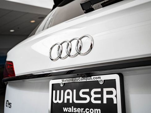 Used 2025 Audi Q5 2.0T Premium w/ Convenience Plus Package AWD/4WD image 17