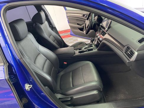 Used 2019 Honda Accord Sport image 9