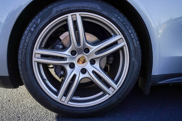 Used 2020 Porsche Panamera RWD image 58