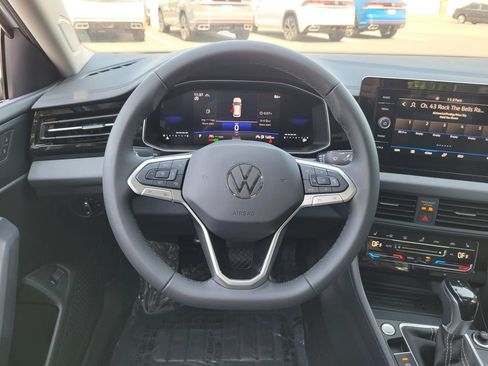 New 2026 Volkswagen Jetta SE FWD image 16