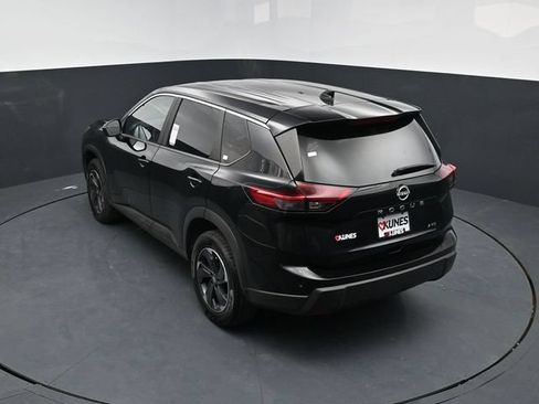 Used 2025 Nissan Rogue SV AWD/4WD image 31
